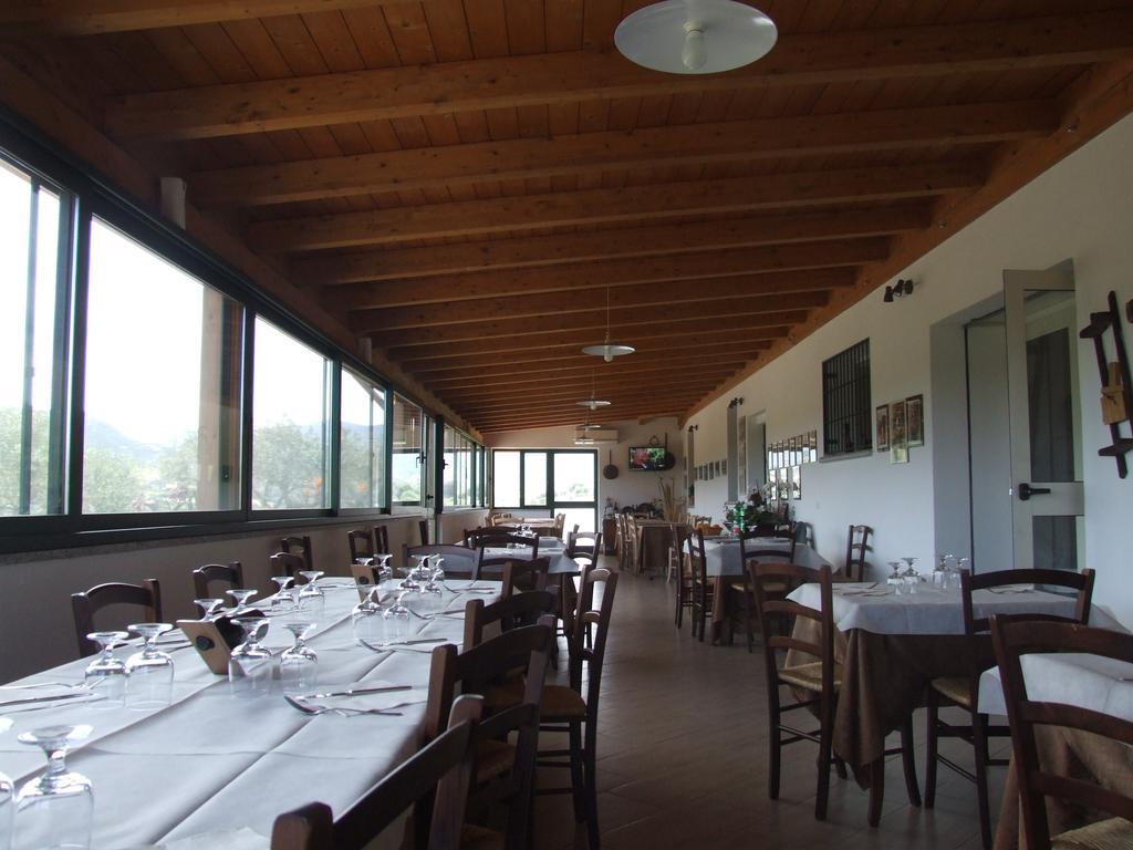 Agriturismo Locoe Oliena Ngoại thất bức ảnh