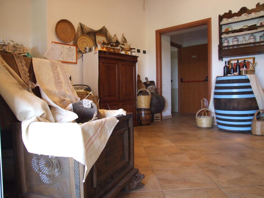 Agriturismo Locoe Oliena Ngoại thất bức ảnh