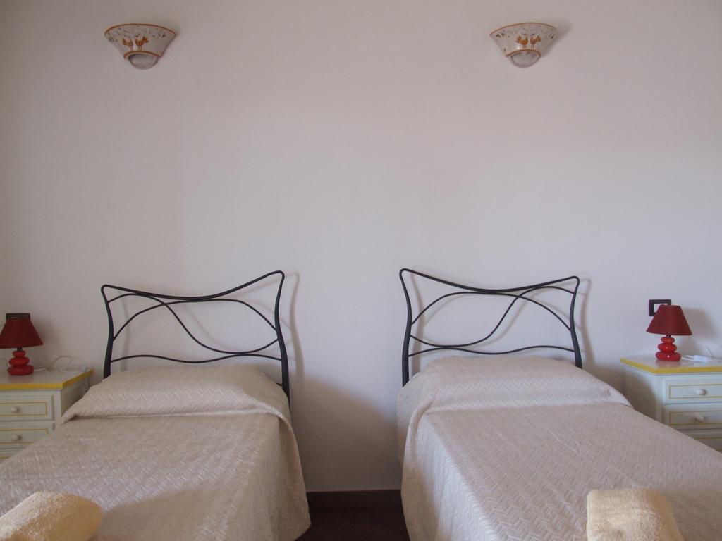 Agriturismo Locoe Oliena Ngoại thất bức ảnh